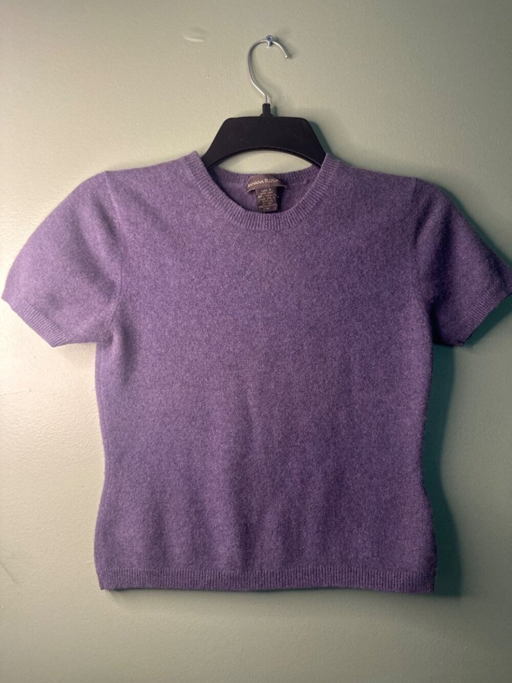 Banana Republic Women’s M 100% Cashmere Purple Knit Top Quiet Luxury Soft